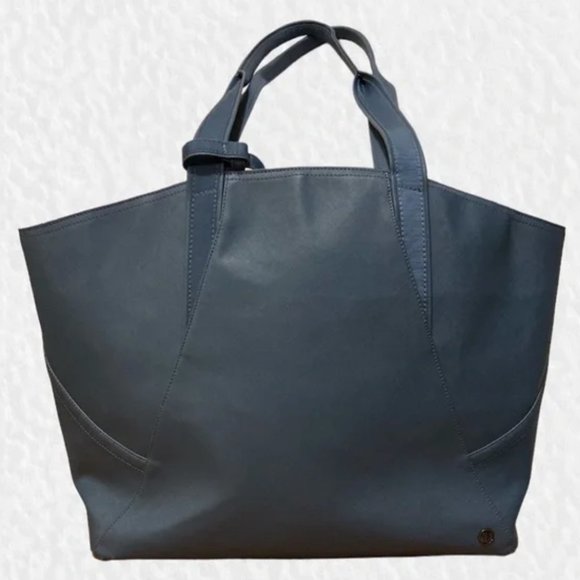 Lululemon Blue/Grey Go Wild Large Tote Utility‎ Bag. Great Pre-Owned Condition - Picture 1 of 6